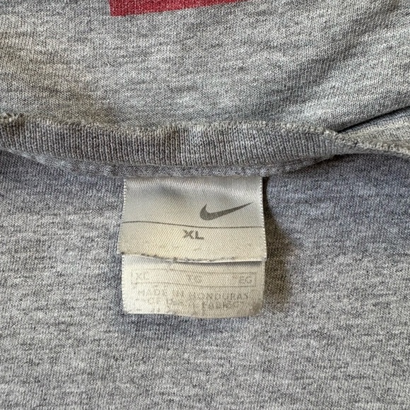 Vintage Nike Northern Illinois Basketball T-shirt Size XL - Picture 3 of 5